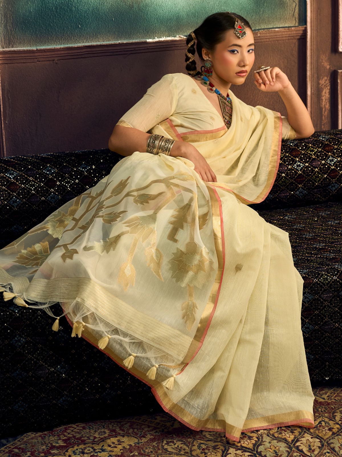 Beige Pure Munga Silk Traditional Handloom Saree