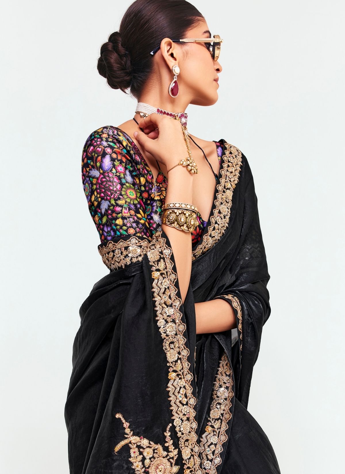 Black Party Fancy Premium Saree With Fine Blouse Piece - TrendOye