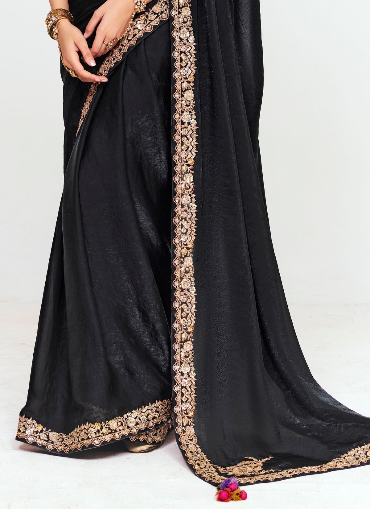 Black Party Fancy Premium Saree With Fine Blouse Piece - TrendOye