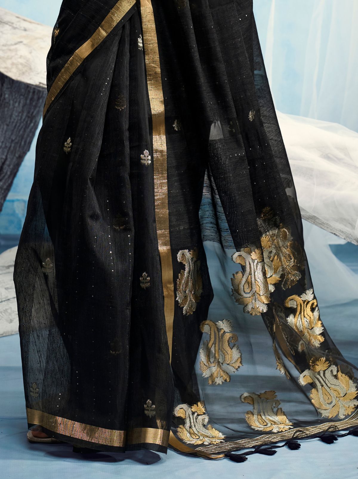 Black Premium Munga Silk Ethnic Saree With Tassels