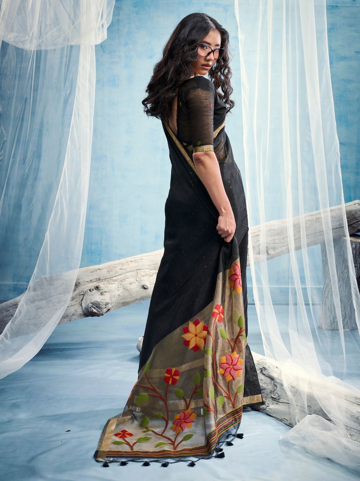 Black Pure Munga Silk Ethnic Saree With Floral Work