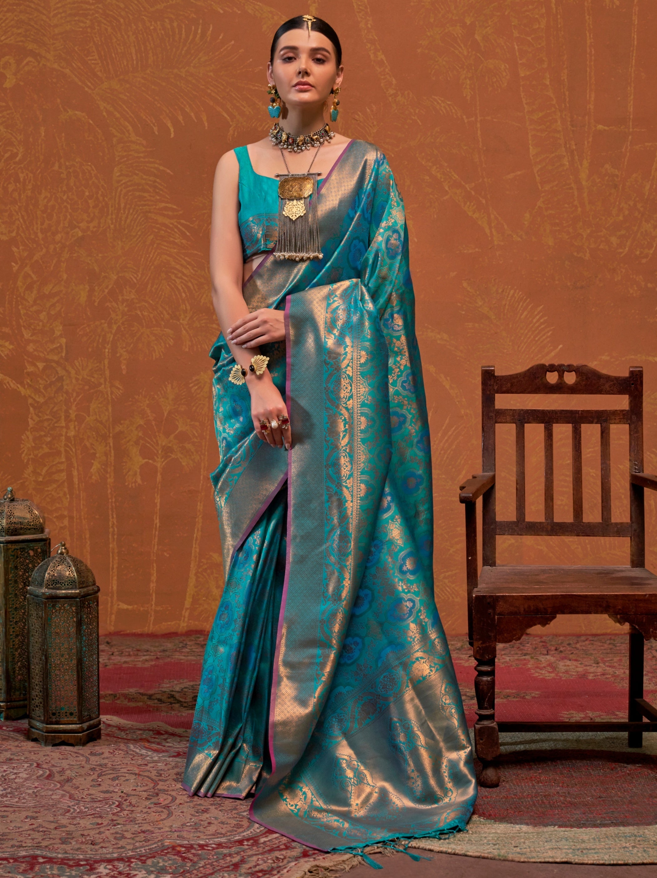 Yale Blue Handloom Weaving Silk Festive Saree With Blouse Piece - TrendOye