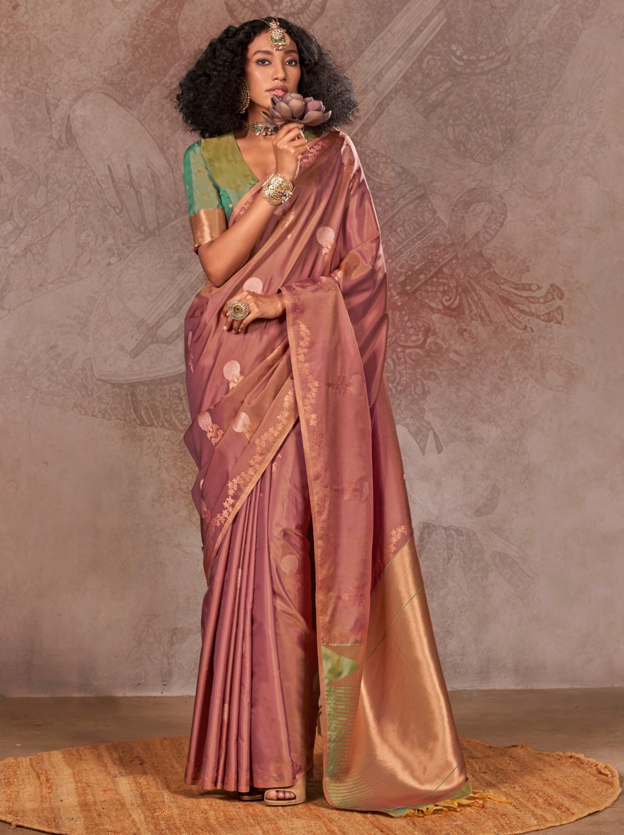 Rose Gold Designer Two Tone Handloom Silk Saree With Zari Work - TrendOye