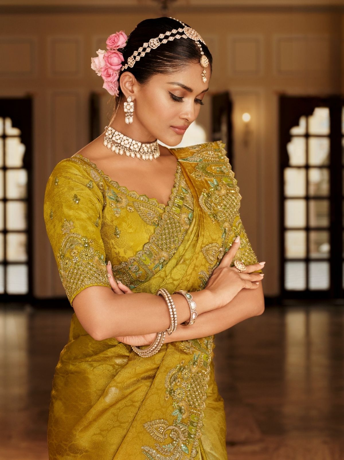 Golden Elegant Designer Wedding Wear Saree With Blouse Piece - TrendOye