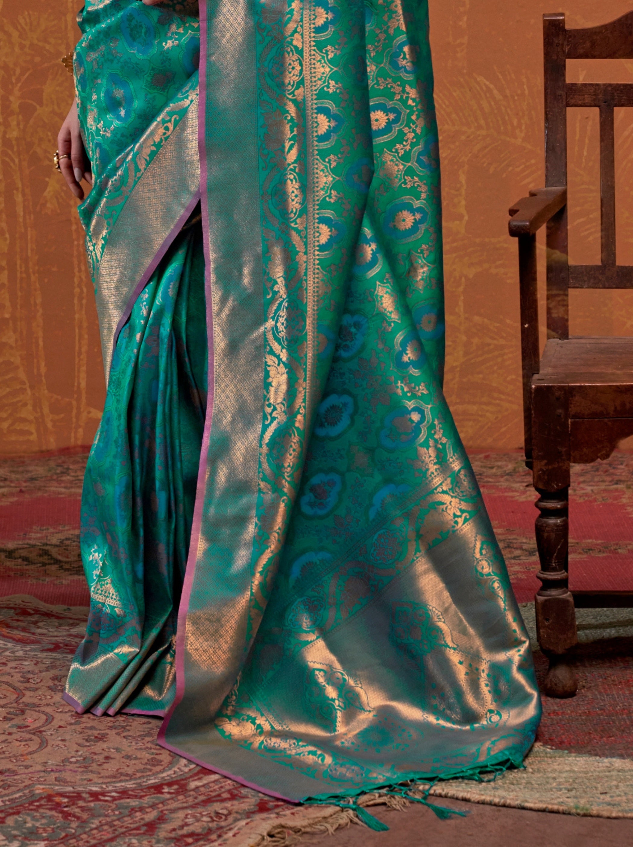 Teal Green Handloom Weaving Silk Festive Saree With Blouse Piece - TrendOye