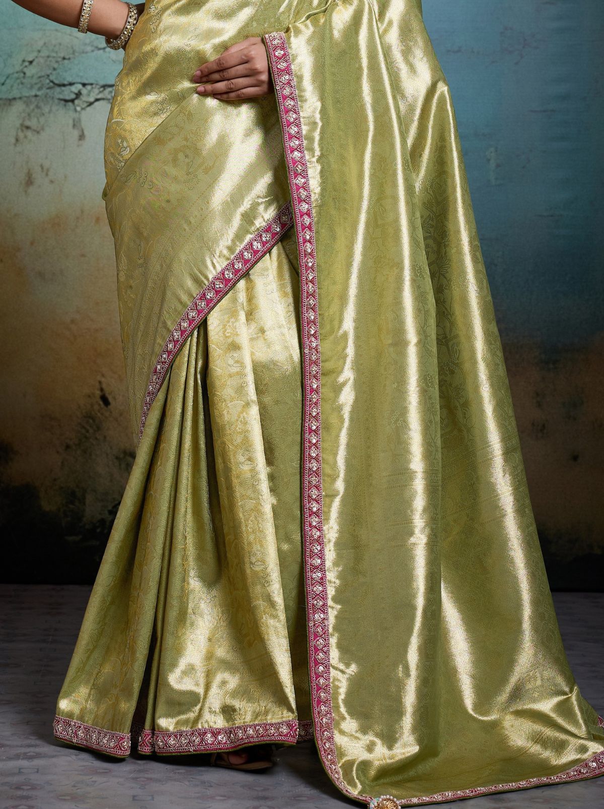 Apple Green Premium Designer Tissue Banarasi Saree With Blouse Piece
