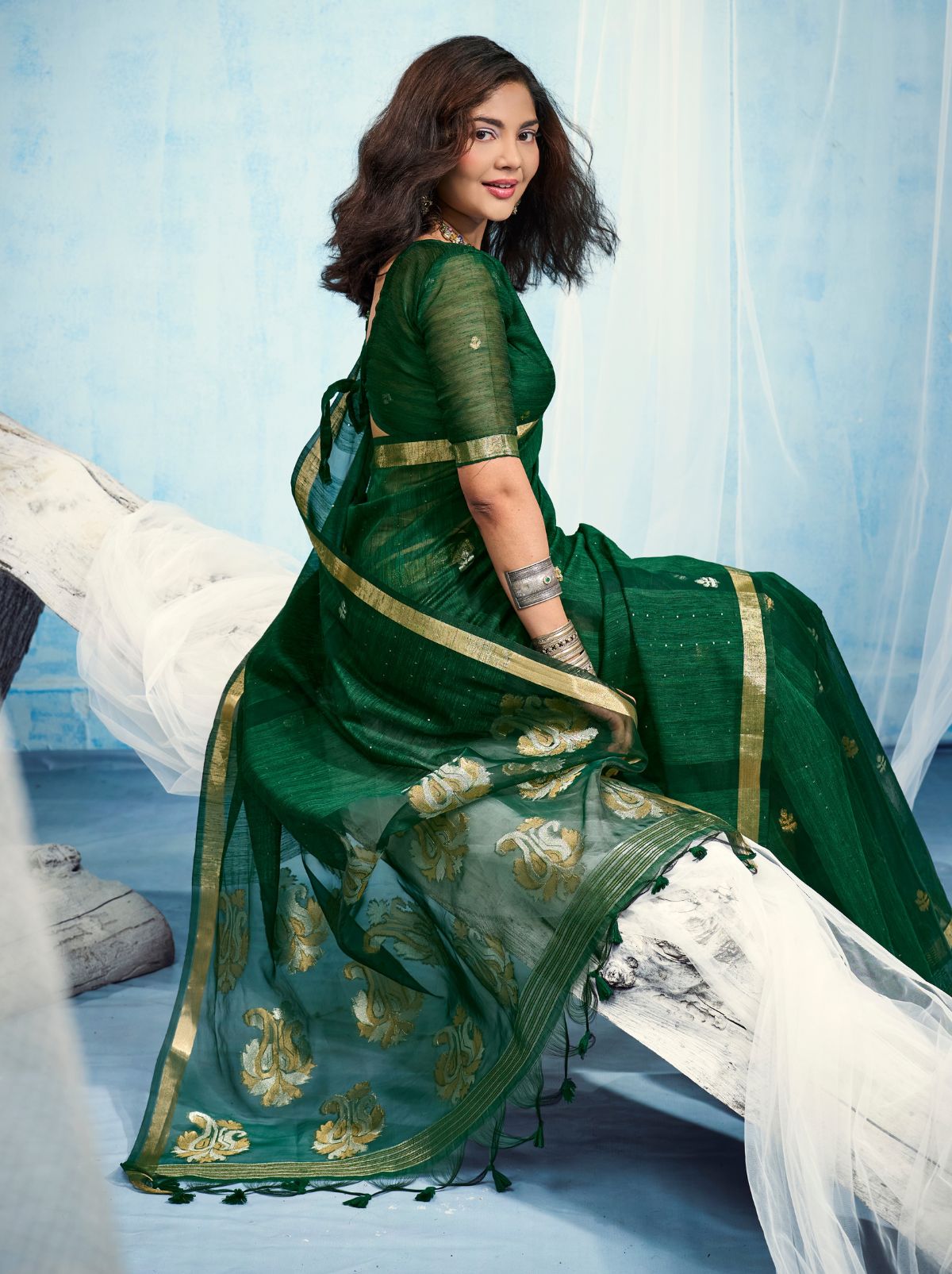 Sacramento Green Premium Munga Silk Ethnic Saree With Tassels