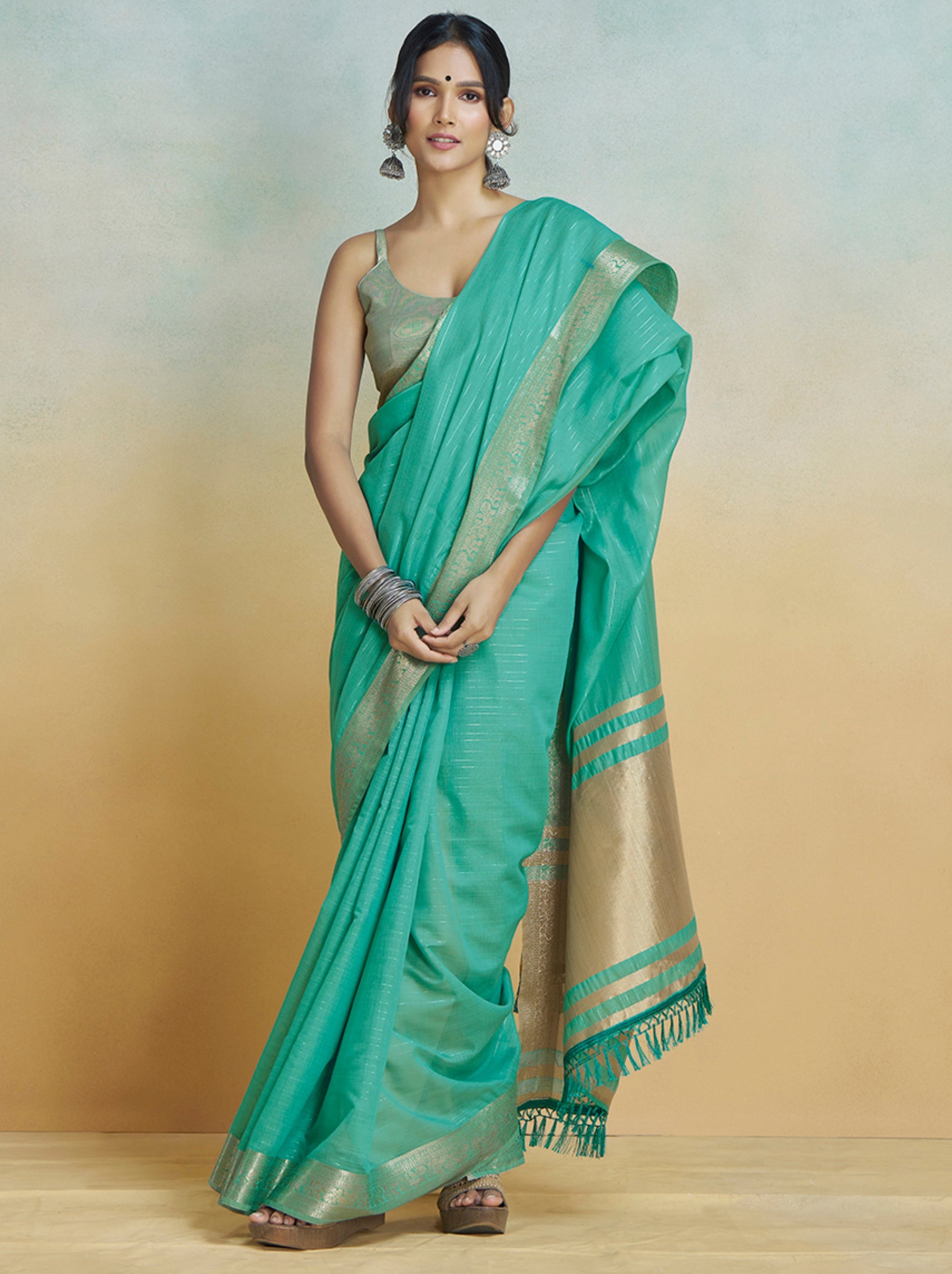 Jungle Green Handloom Silk Saree With Blouse Piece - TrendOye