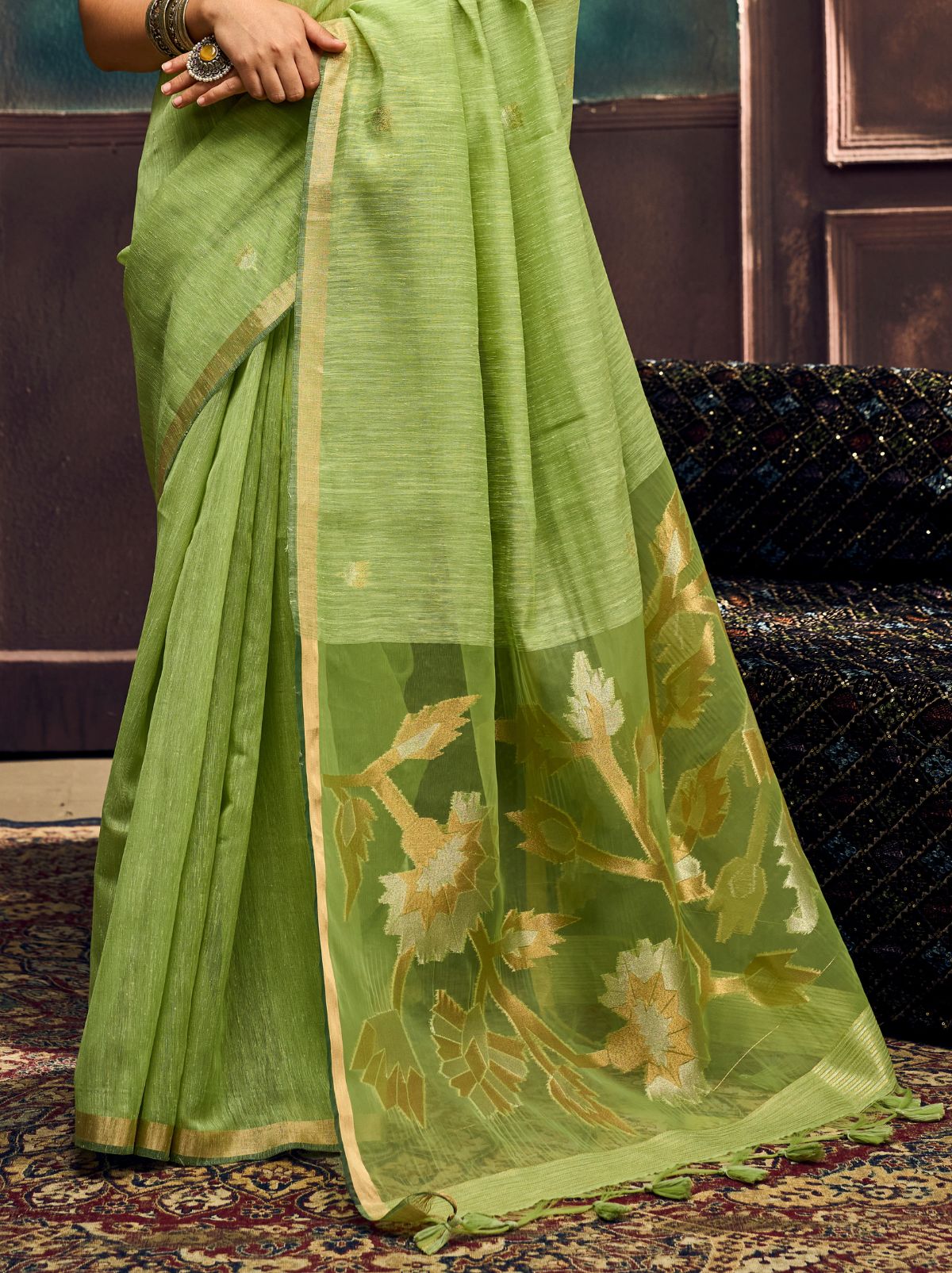 Apple Green Pure Munga Silk Traditional Handloom Saree