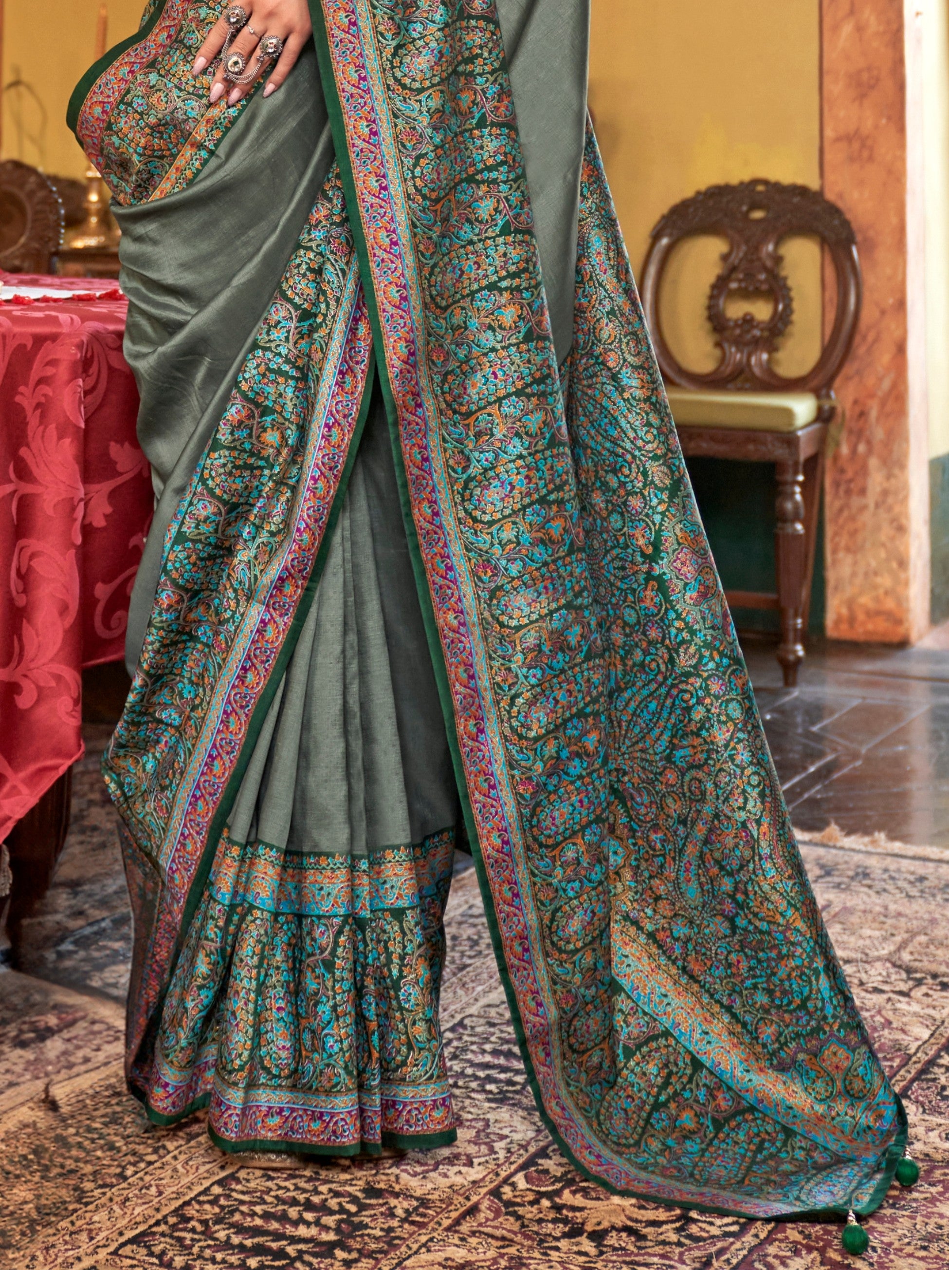 Artichoke Green Ethnic Festive Silk Saree With Blouse Piece - TrendOye