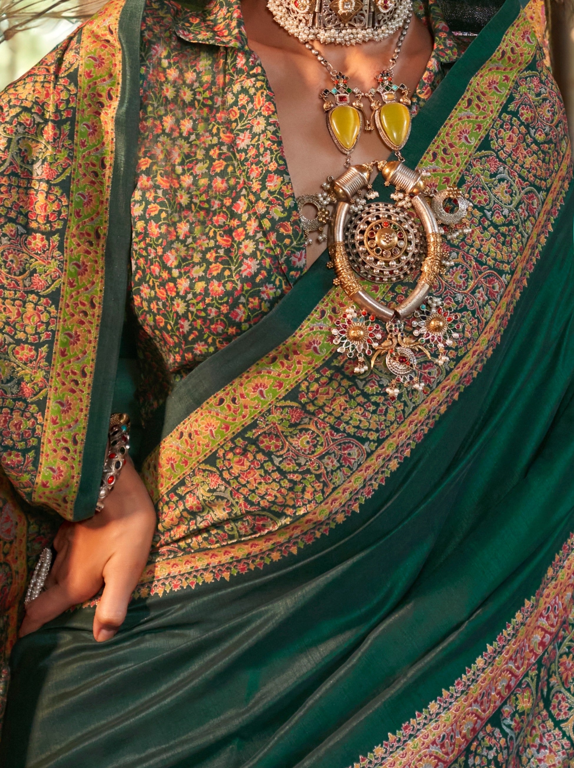 Sacramento Green Ethnic Festive Silk Saree With Blouse Piece - TrendOye