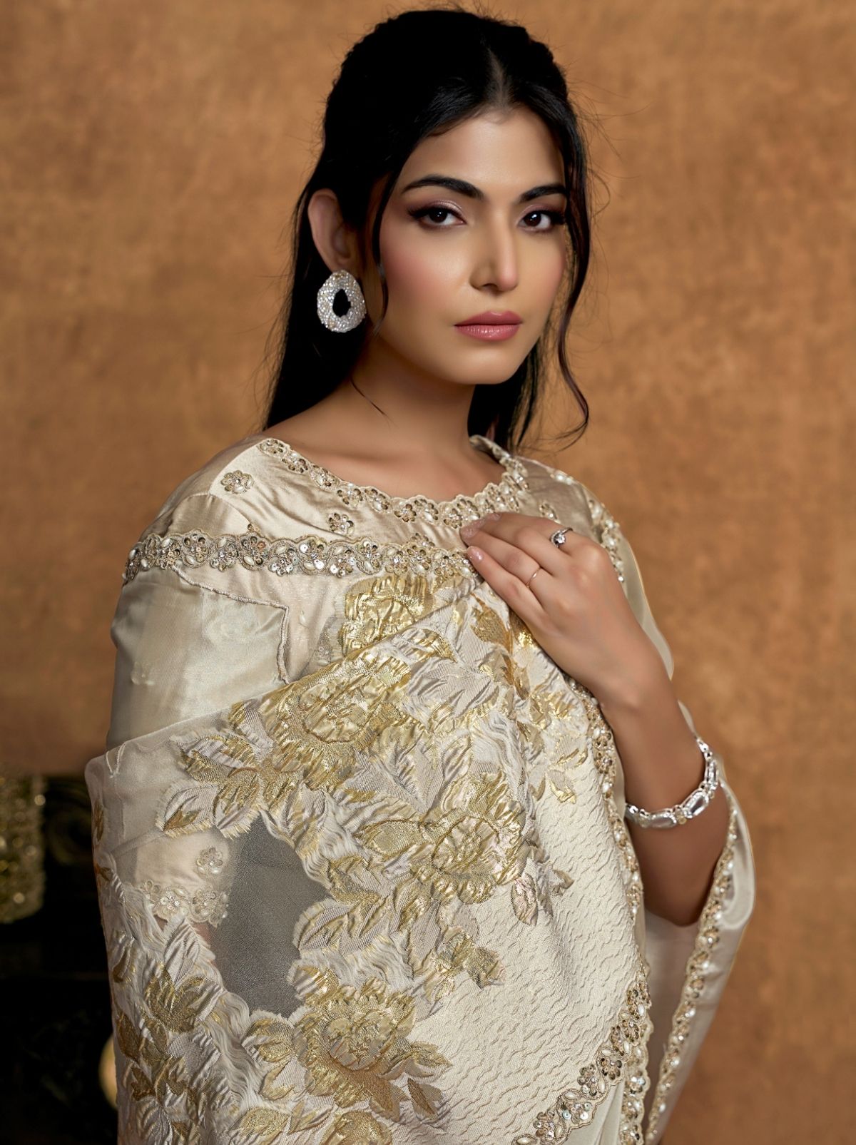 Metallic Silver Premium Reception Wear Saree With Unstitched Blouse
