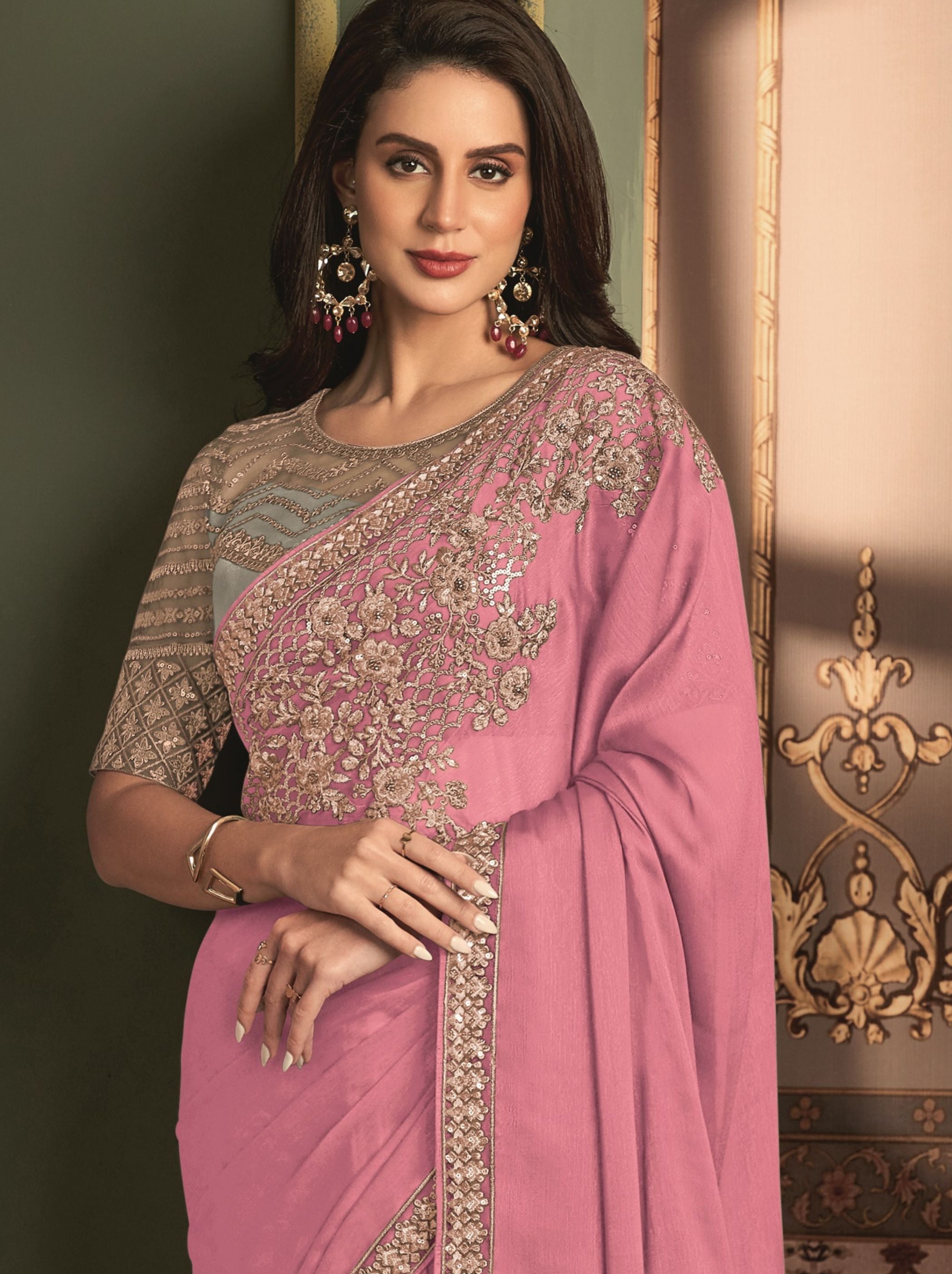 Pink premium Georgette Saree - TrendOye