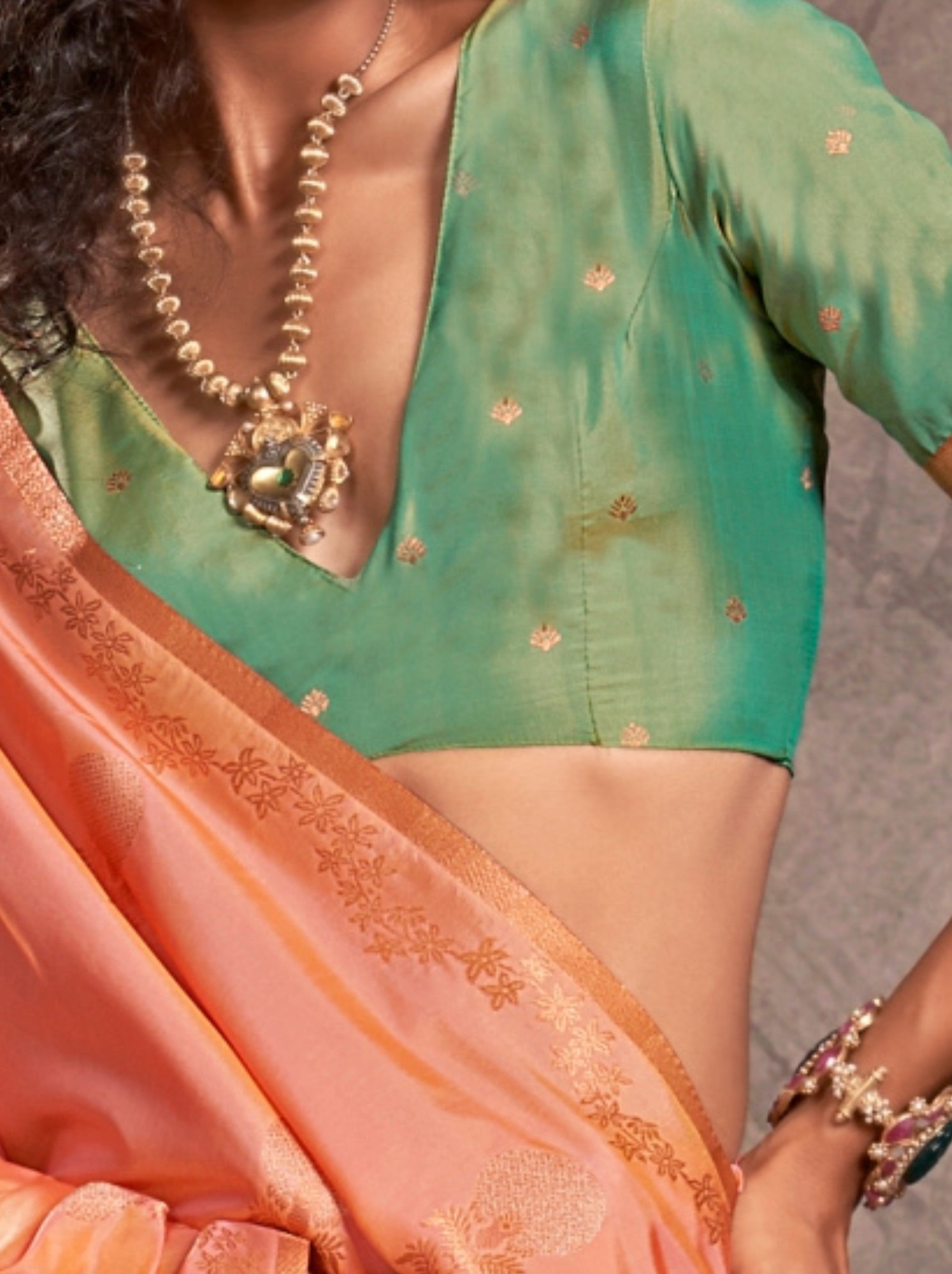 Peach Pink Designer Two Tone Handloom Silk Saree With Zari Work - TrendOye