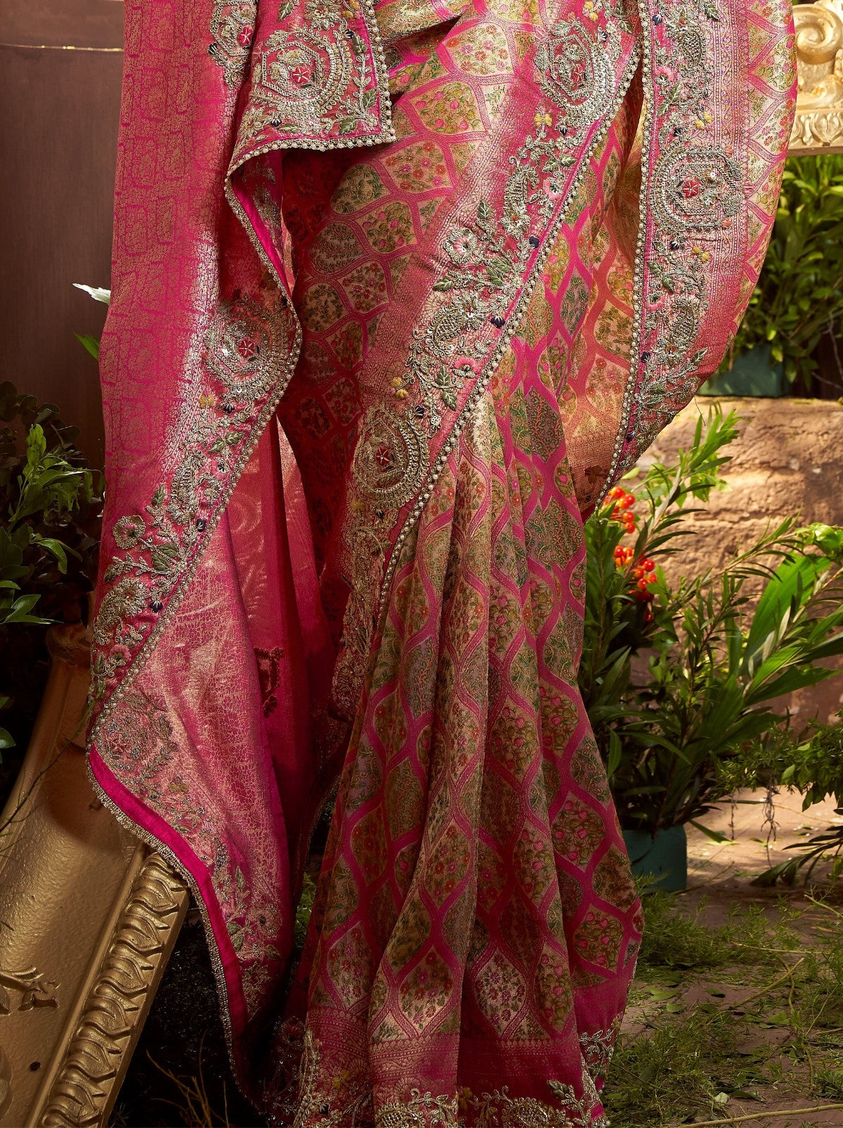 Rose Pink Premium Silk Blend Saree With Gold Thread Work
