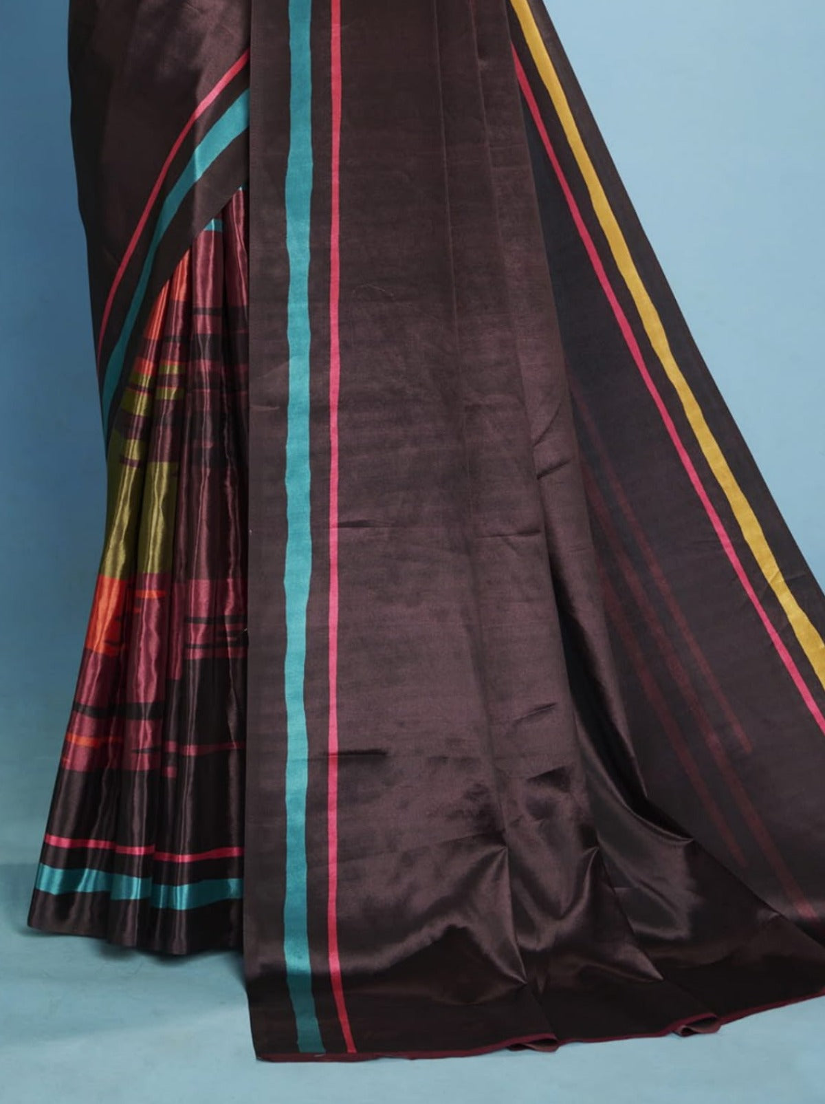 Grape Purple Premium Crepe Silk Saree With Abstract Print