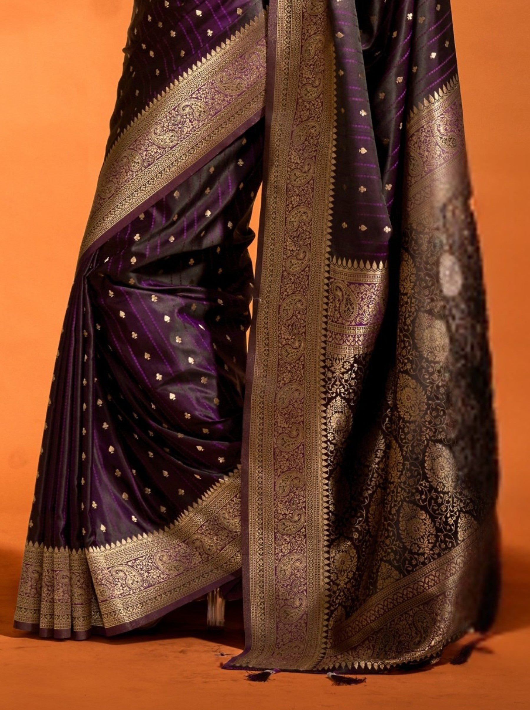 Dark Purple Traditional Soft Silk Saree With Blouse Piece