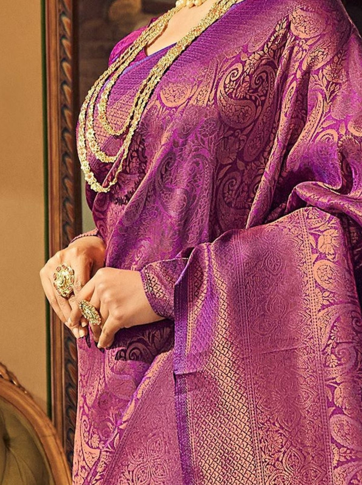 Byzantine Violet Soft Silk Zari Weaving Saree With Blouse Piece