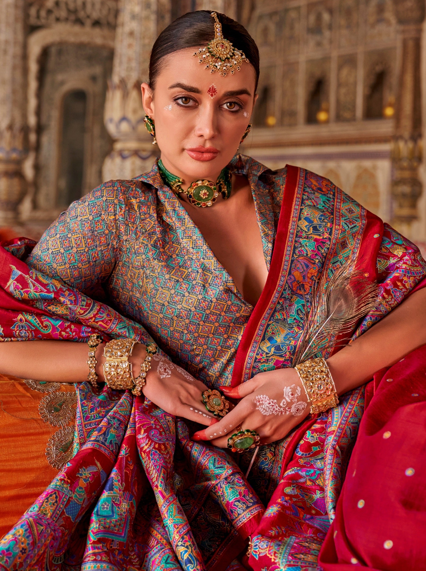 Apple Red Premium Silk Saree With Traditional Pattern - TrendOye