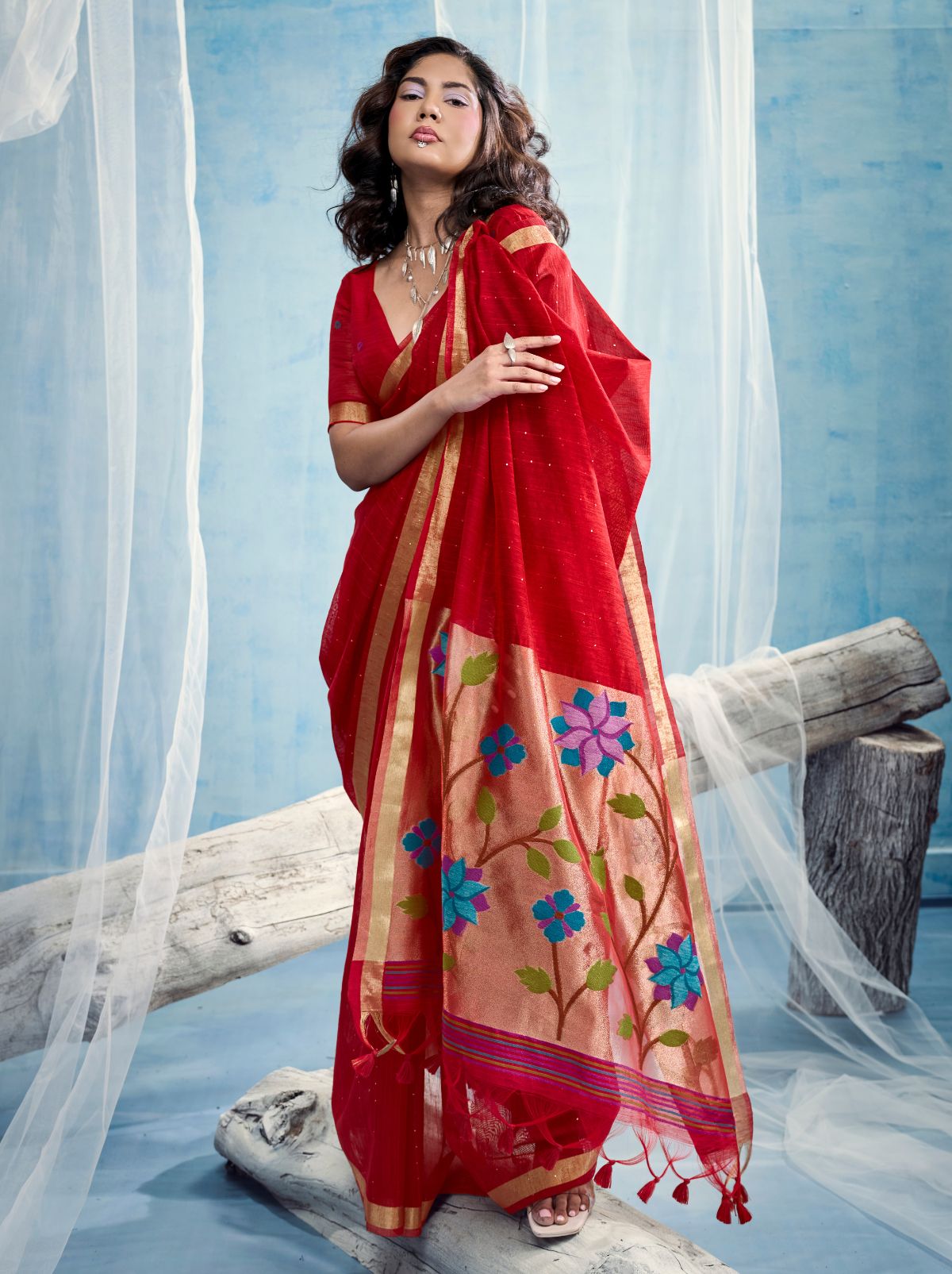 Crimson Red Pure Munga Silk Ethnic Saree With Floral Work