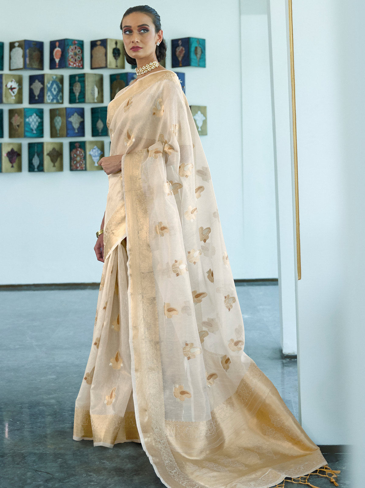 Regal Daisy Organza Saree With Golden Zari Work - TrendOye