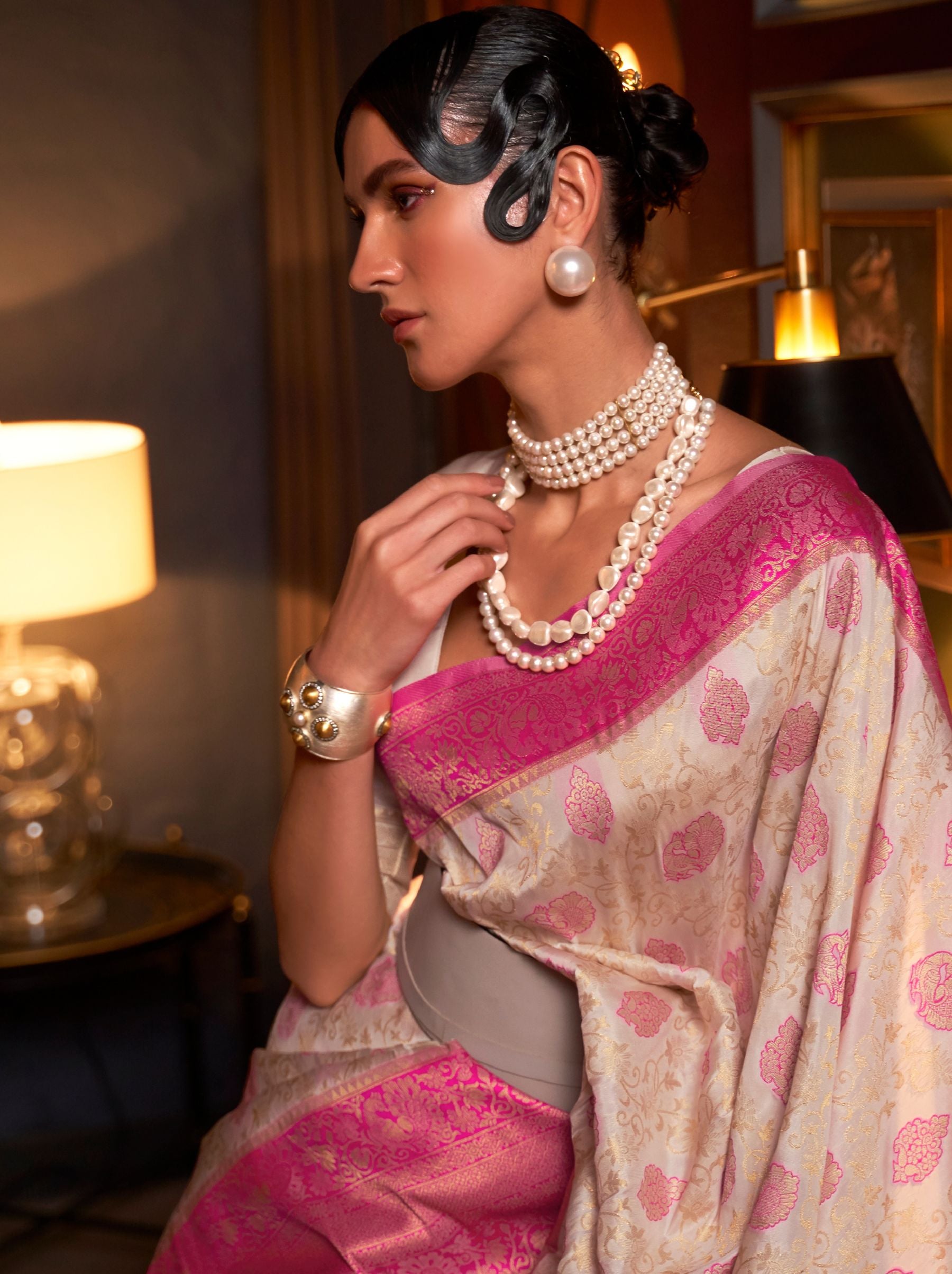 Off White Soft Silk Handloom Weaving Party Saree - TrendOye