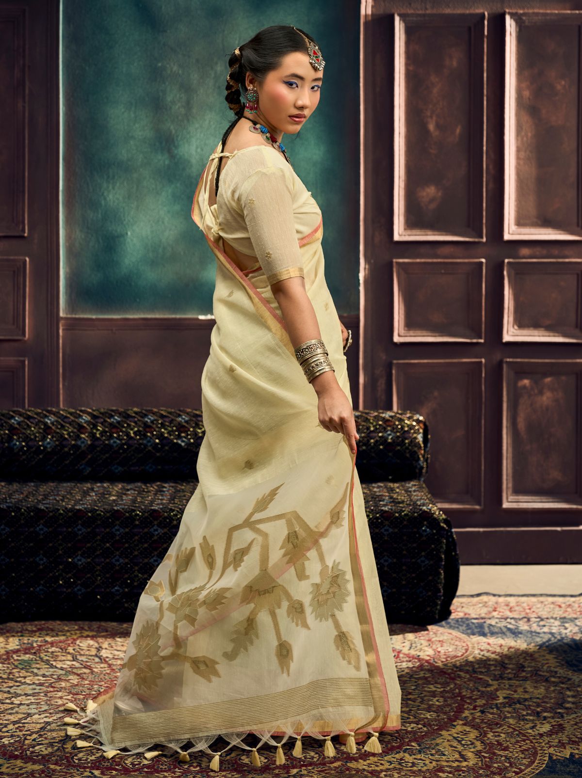 Beige Pure Munga Silk Traditional Handloom Saree