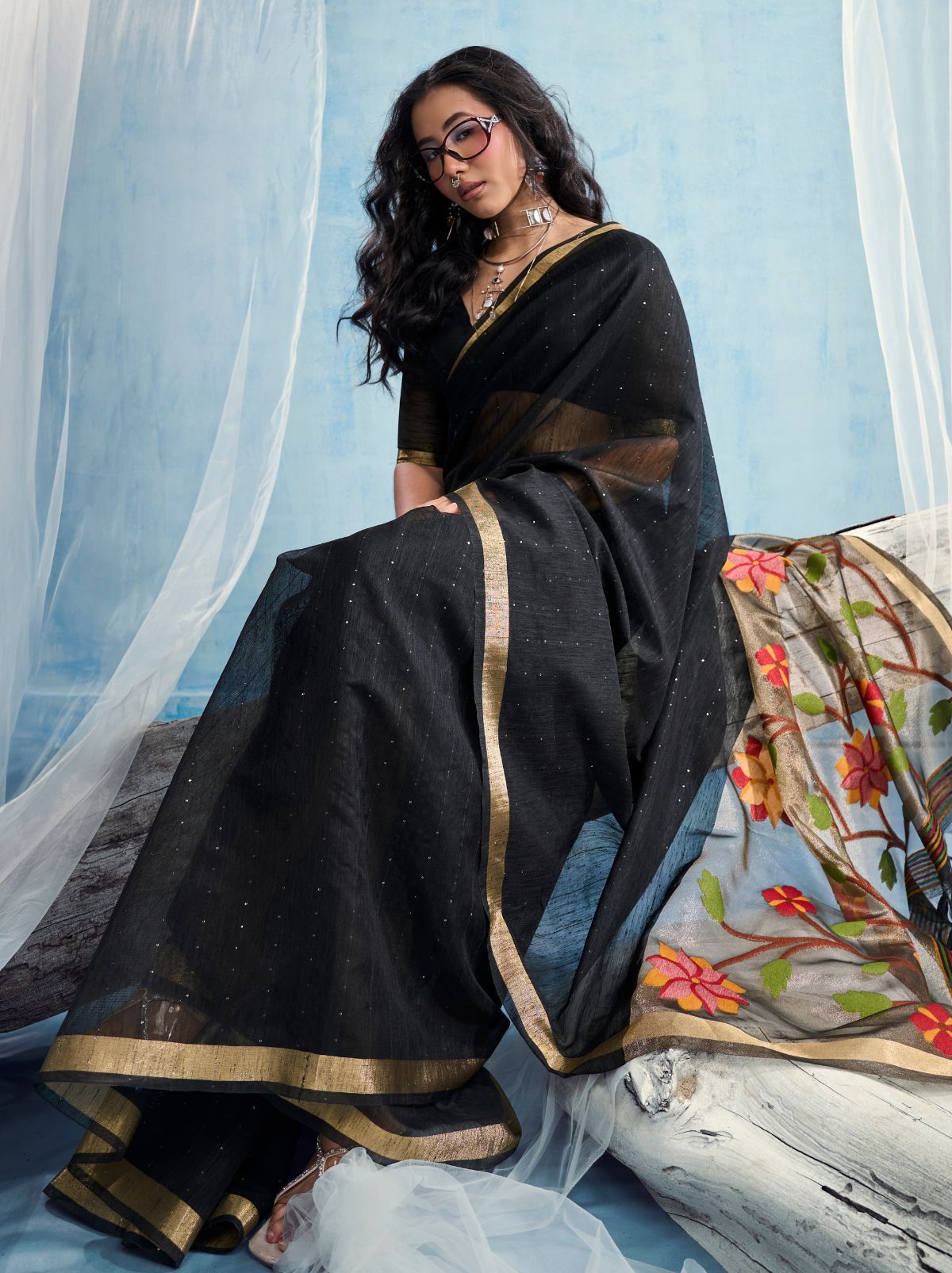 Black Pure Munga Silk Ethnic Saree With Floral Work
