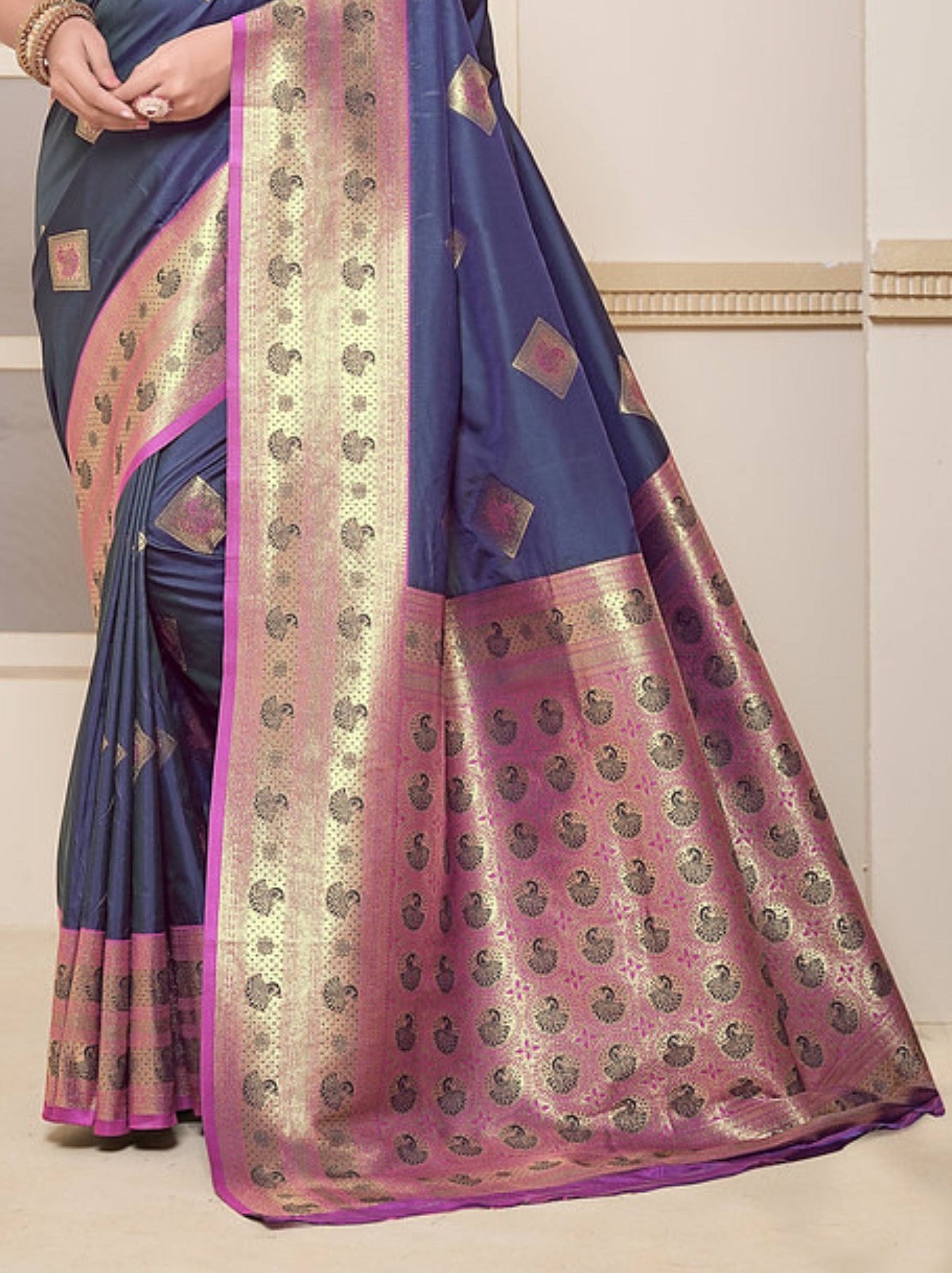 Navy Blue Soft Silk Paithani Saree With Contrast Blouse Piece - TrendOye