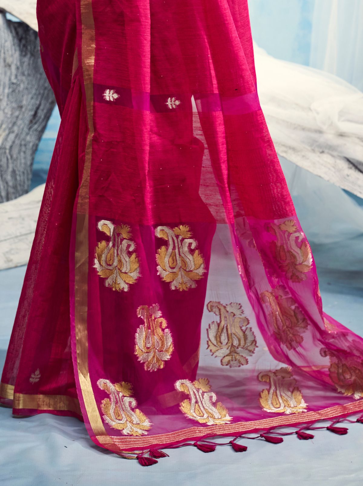 Cerise Pink Premium Munga Silk Ethnic Saree With Tassels
