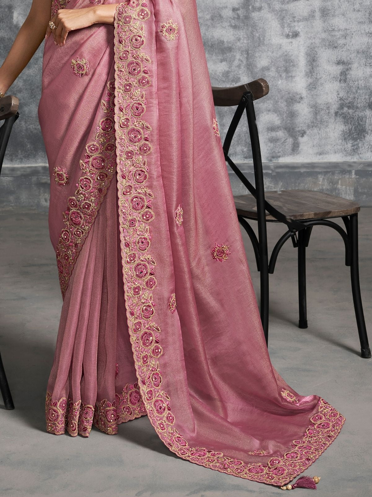 Thulian Pink Premium Zari Tissue Silk Saree With Tassels