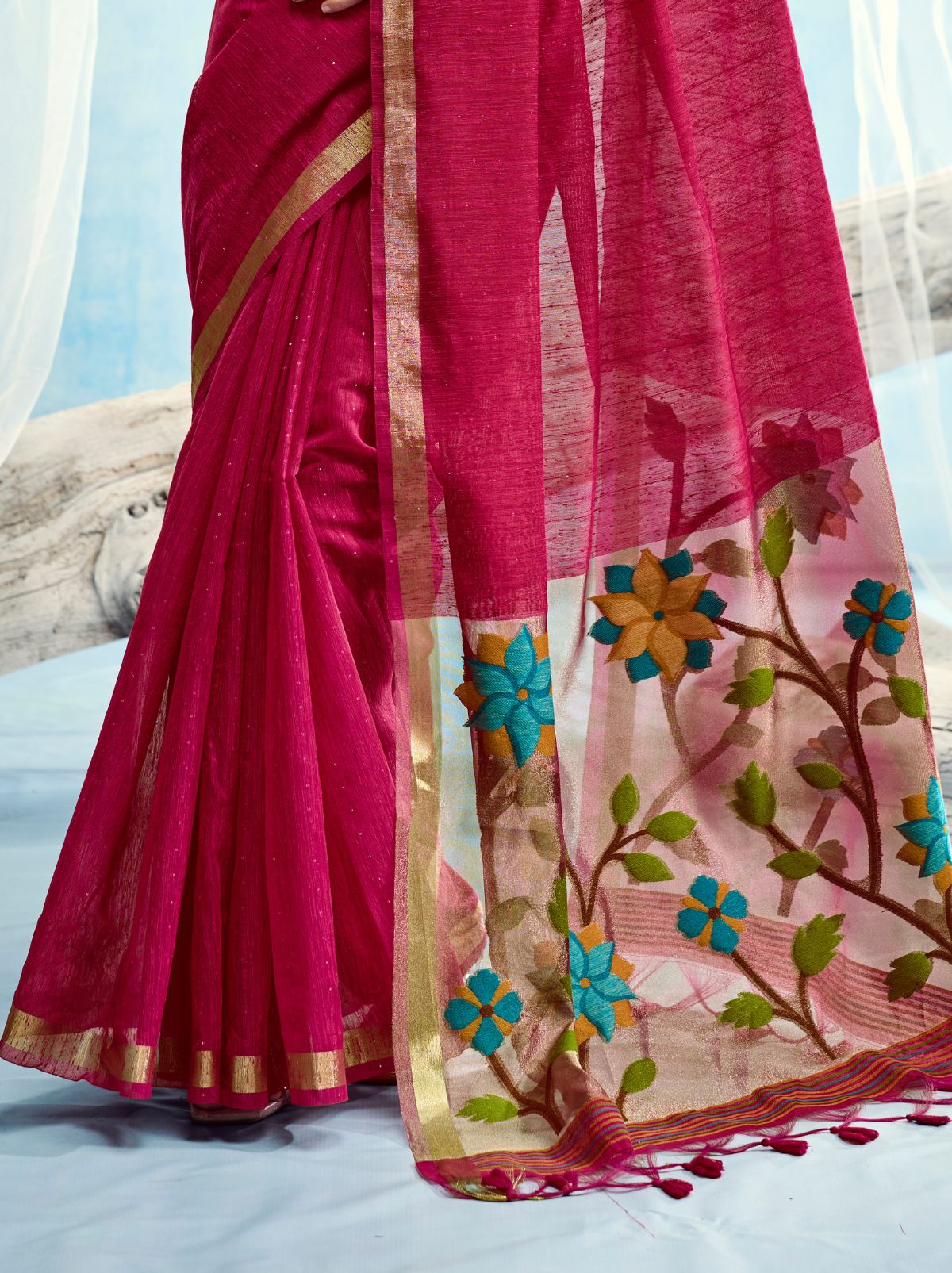 Ruby Pink Pure Munga Silk Ethnic Saree With Floral Work