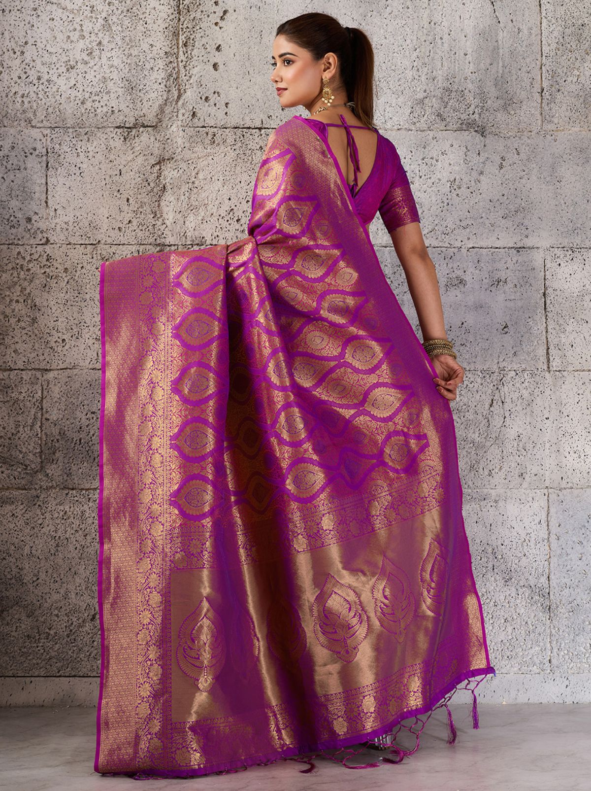 Deep Magenta Pink Kanjivaram Silk Saree with Intricate Gold Zari