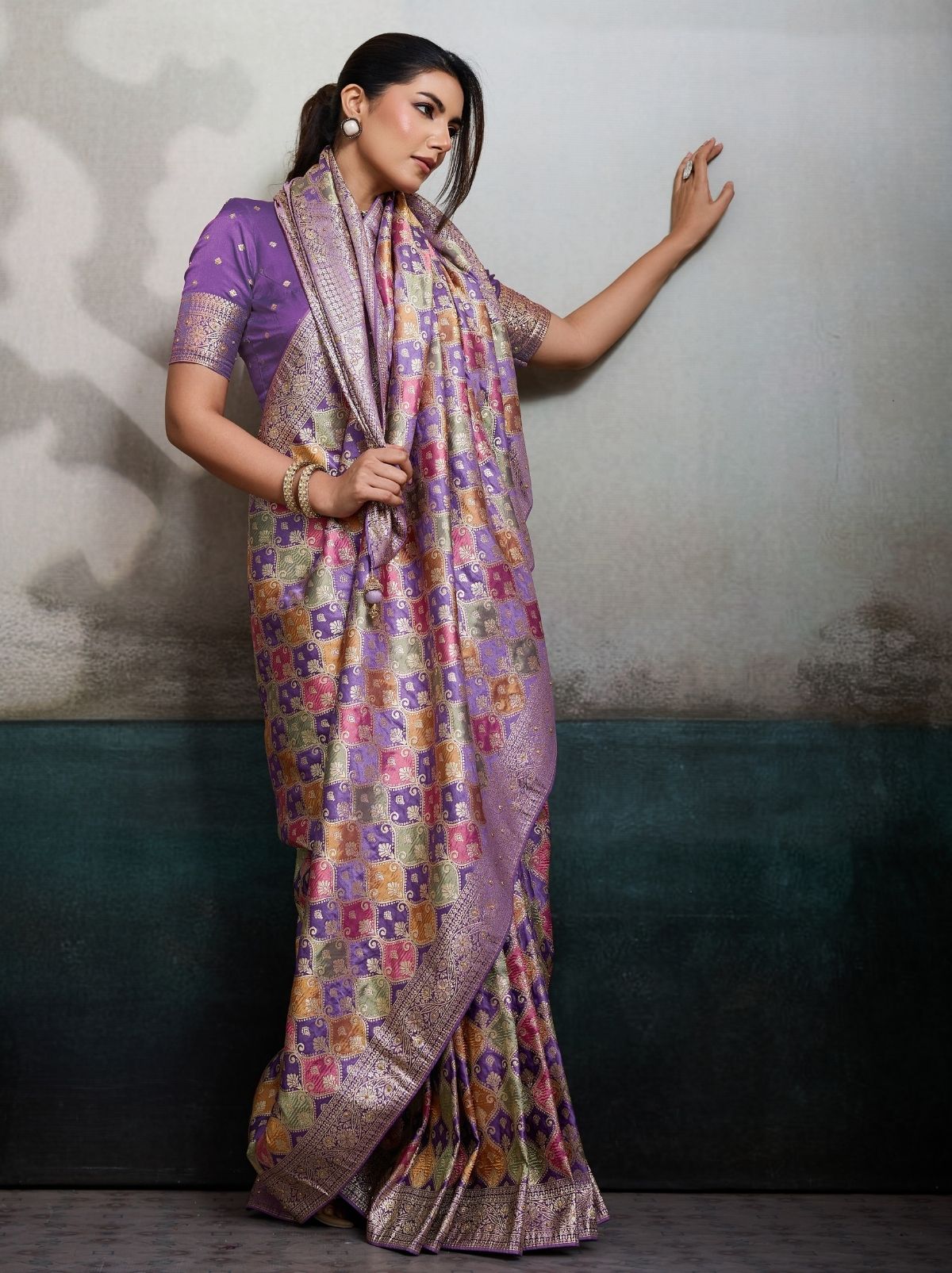Lilac Purple Luxury Satin Jacquard Saree With Blouse Piece