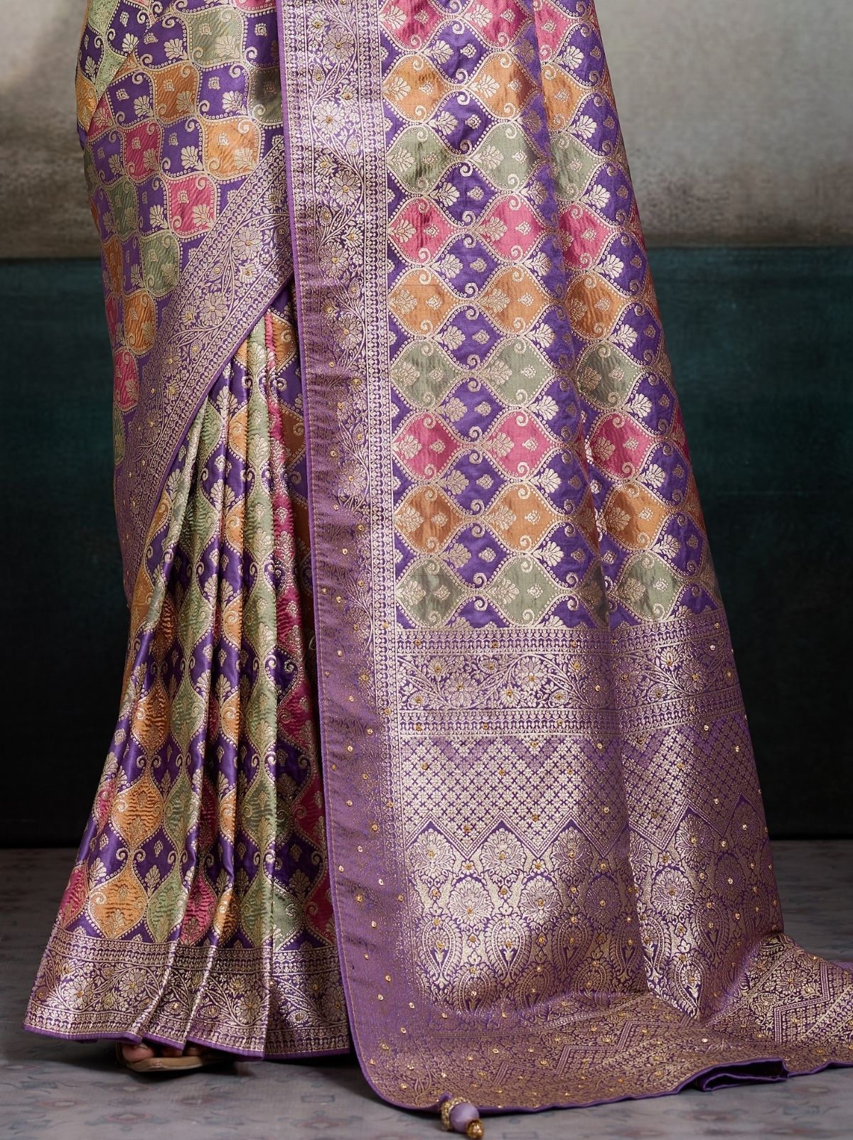 Lilac Purple Luxury Satin Jacquard Saree With Blouse Piece