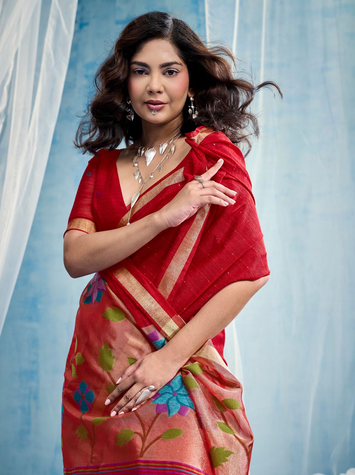 Crimson Red Pure Munga Silk Ethnic Saree With Floral Work
