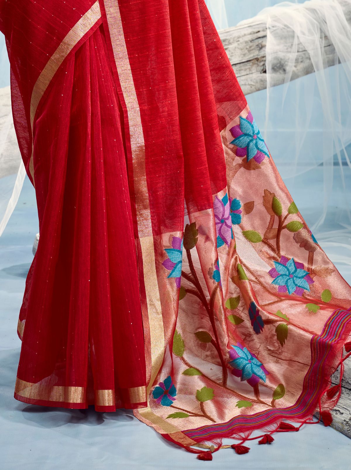 Crimson Red Pure Munga Silk Ethnic Saree With Floral Work