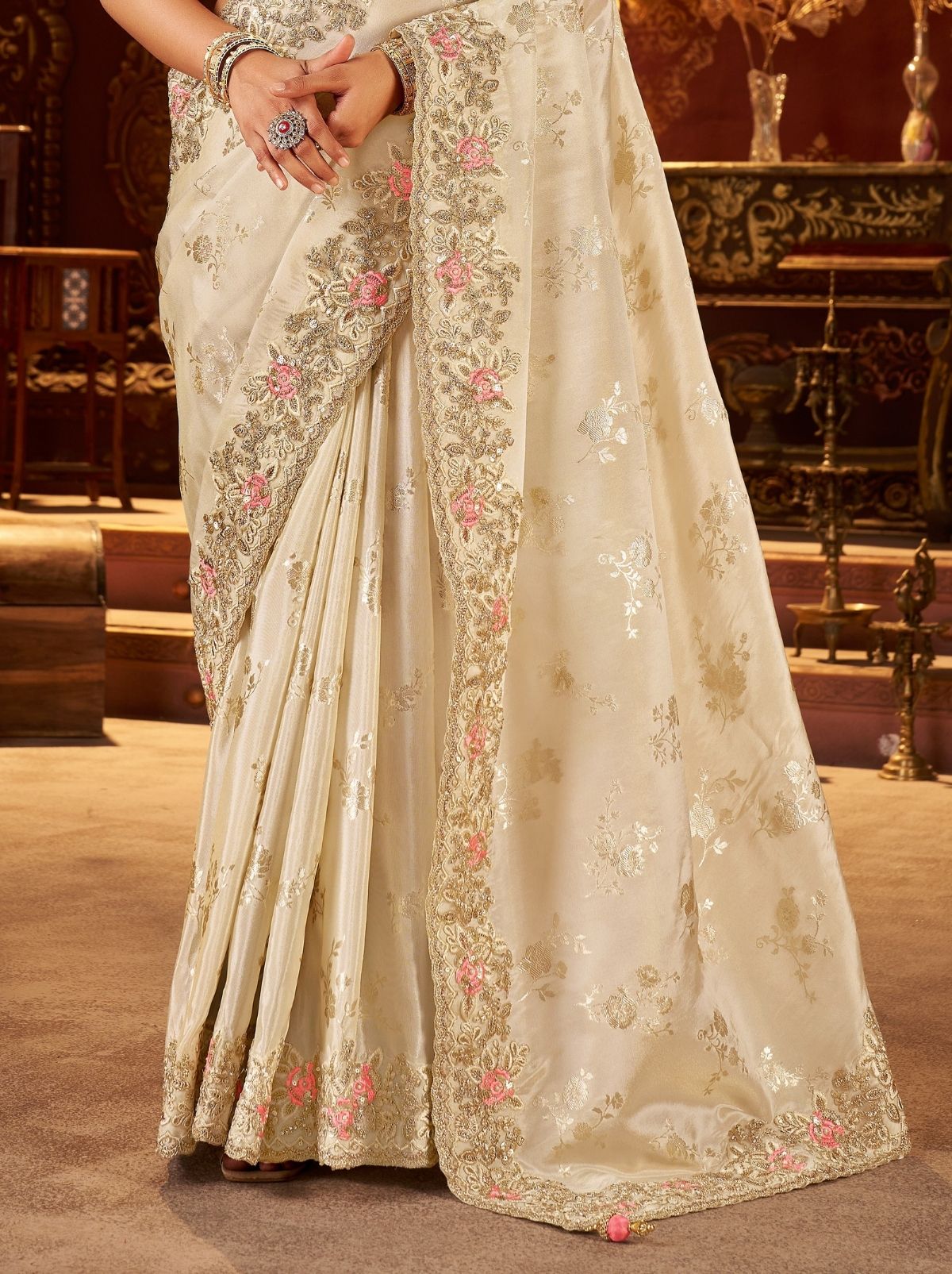 Ivory White Traditional Bridal Saree With Designer Blouse Piece