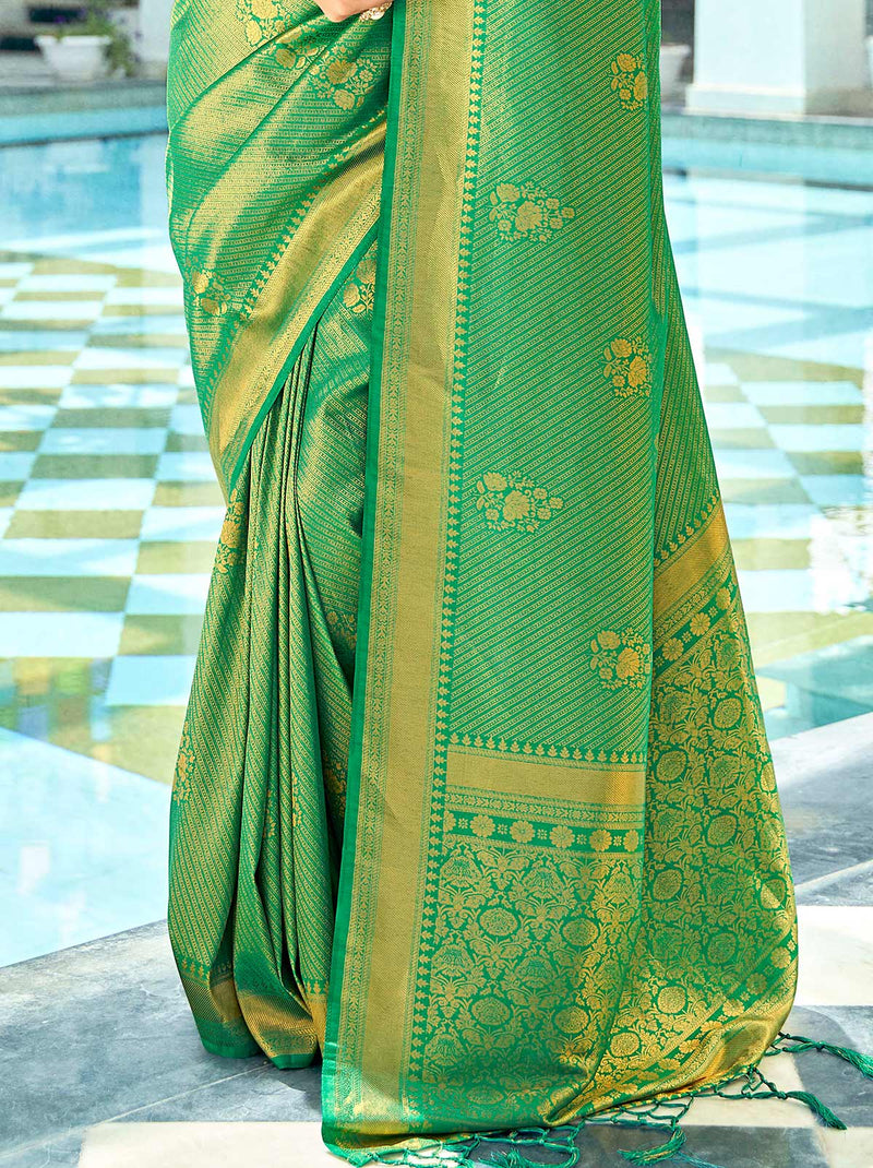 3,763 Likes, 21 Comments - Wedding silk sarees 👗  (@kanchipuram_silk_saree_makers) on Instagram: “Gorgeous 👰 in dark green  Kanc… | Saree, Bridal saree, Green saree