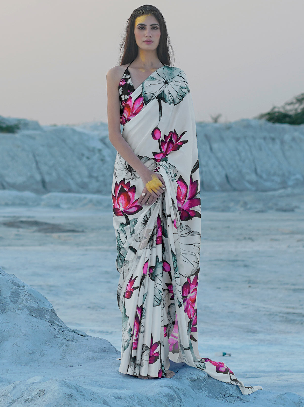 Elegant White Coloured Digital Print Satin Saree - TrendOye