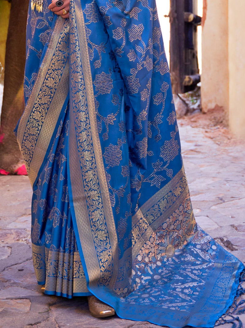Blue Kanjivaram Silk Blend Saree With Unstitched Blouse - TrendOye